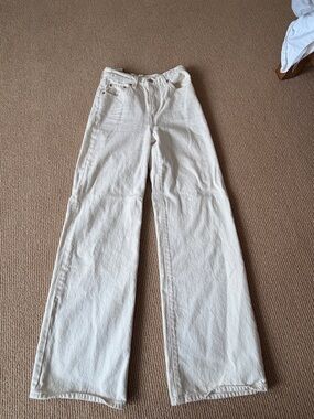 Levi's Cream High-Rise Ribcage Leg Jeans